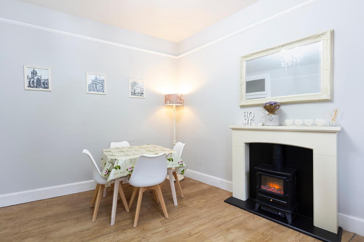 Cosy Near Centre Edinburgh Apartment — Photos 1